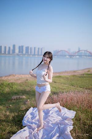 两男一女可以提升夫妻感情吗,两峰夹小溪地湿又无泥诗